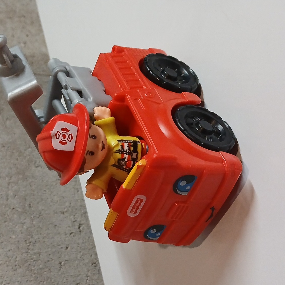 Fisher-Price Little People Cottage And Camper Replacements - Picture 5 of 9